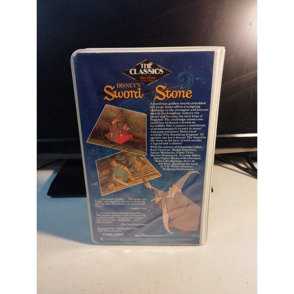 THE SWORD IN THE STONE VHS Walt Disney Black Diamond Collection Clamshell - Picture 2 of 7